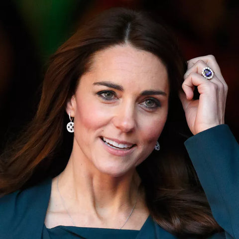 Oval Ceylon blue sapphire engagement on Kate Middleton, Princess of Wales