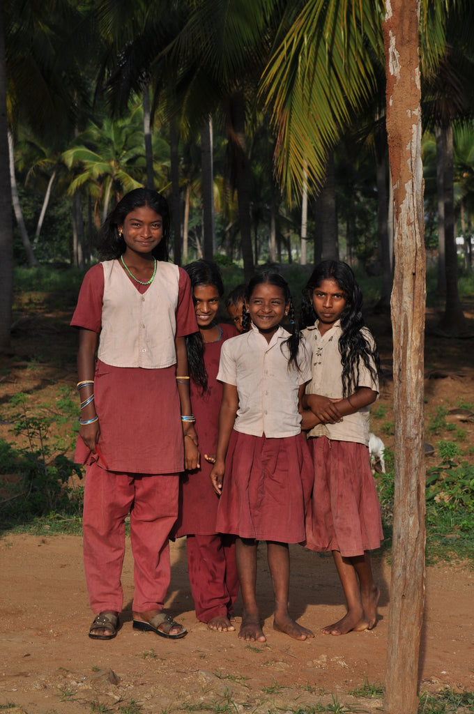Schulmädchen in Sittilingi, Indien