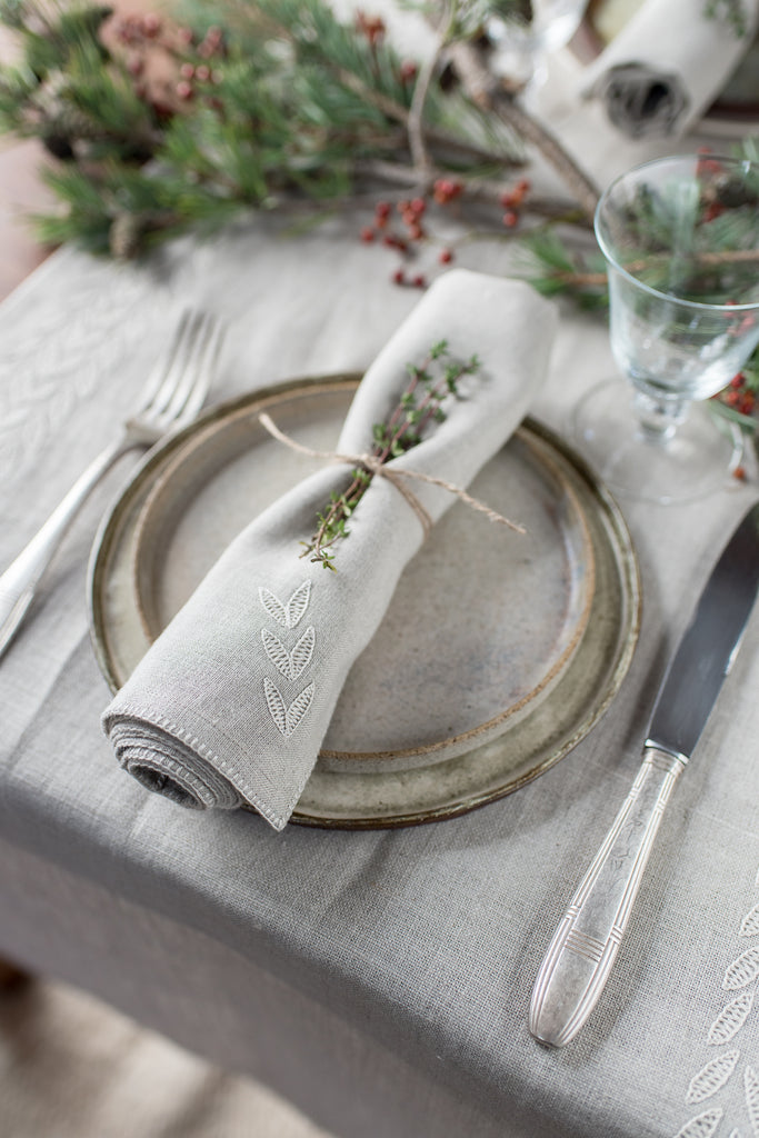 Linen napkin styling ideas by artha collections