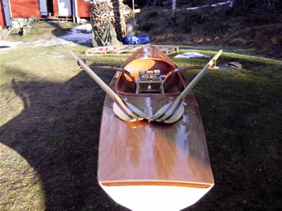 Hollow-Shaft Wooden Sculling Oars Built From a Kit - Angus Rowboats