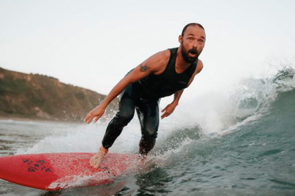 <tc>the indian face</tc> casquette née pour surfer la vague de mundaka