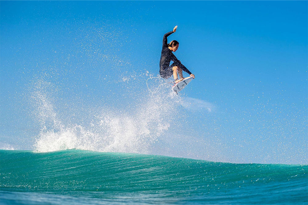 <tc>The Indian Face</tc> warm up training before surfing