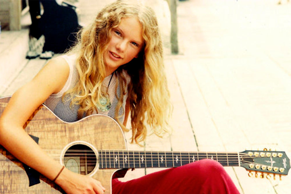 taylor swift joven <tc>the indian face</tc></em></p>
<p><strong>3. DOUBLE RECORD AT THE GRAMMY AWARDS</strong></p>
<p>The <em>Blank Space</em> singer has made history in the music industry. In 2006 he released his first album, at the age of 16. In 2010, at just 20, she was crowned <strong>the youngest artist to win a Grammy Award</strong>, thanks to the success of her album <em>Fearless</em>. It picked up two awards, one for 