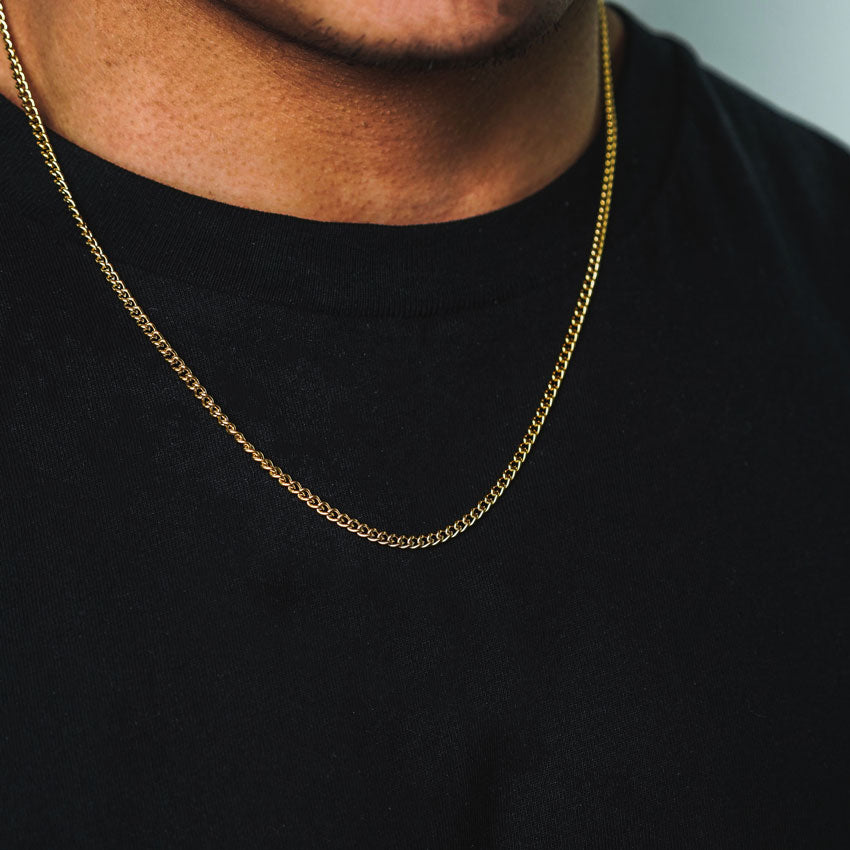 Gold cuban chain necklace in Silver.