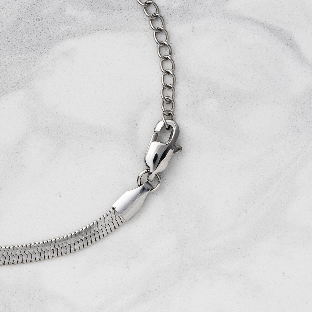 Snake Chain Bracelet in Silver.
