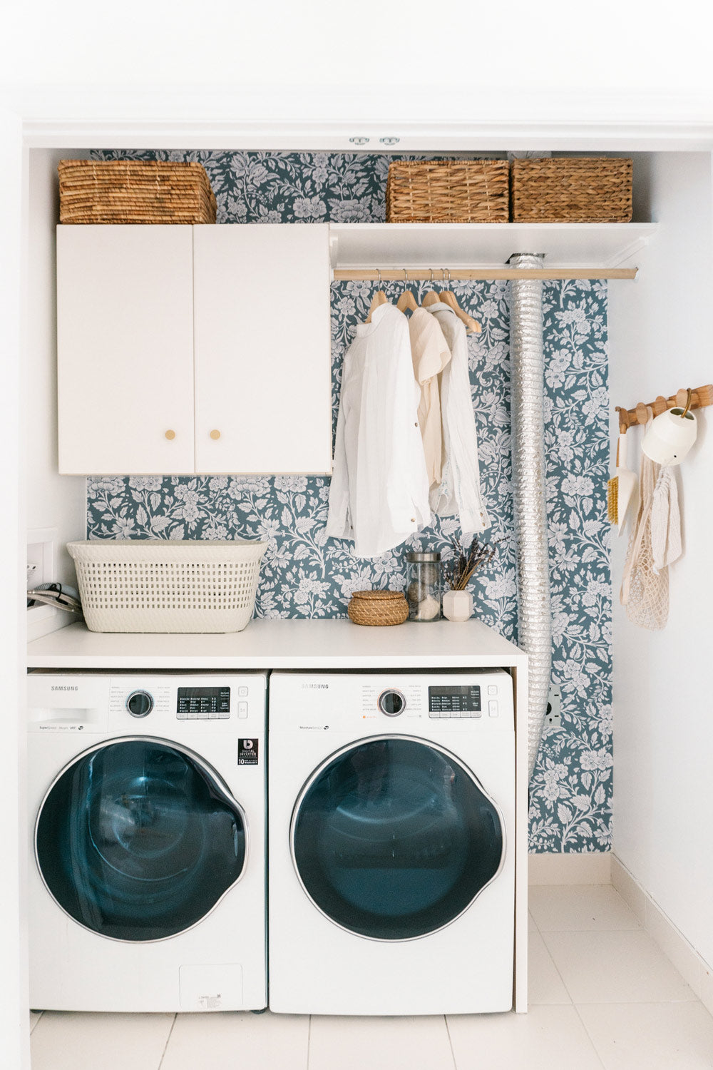 Floral Removable Wallpaper Laundry Room Interior