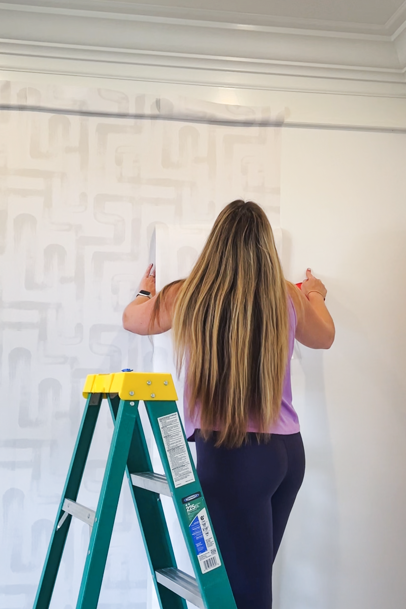 Self-Adhesive Wallpaper Vs Traditional: Which is Right for You?