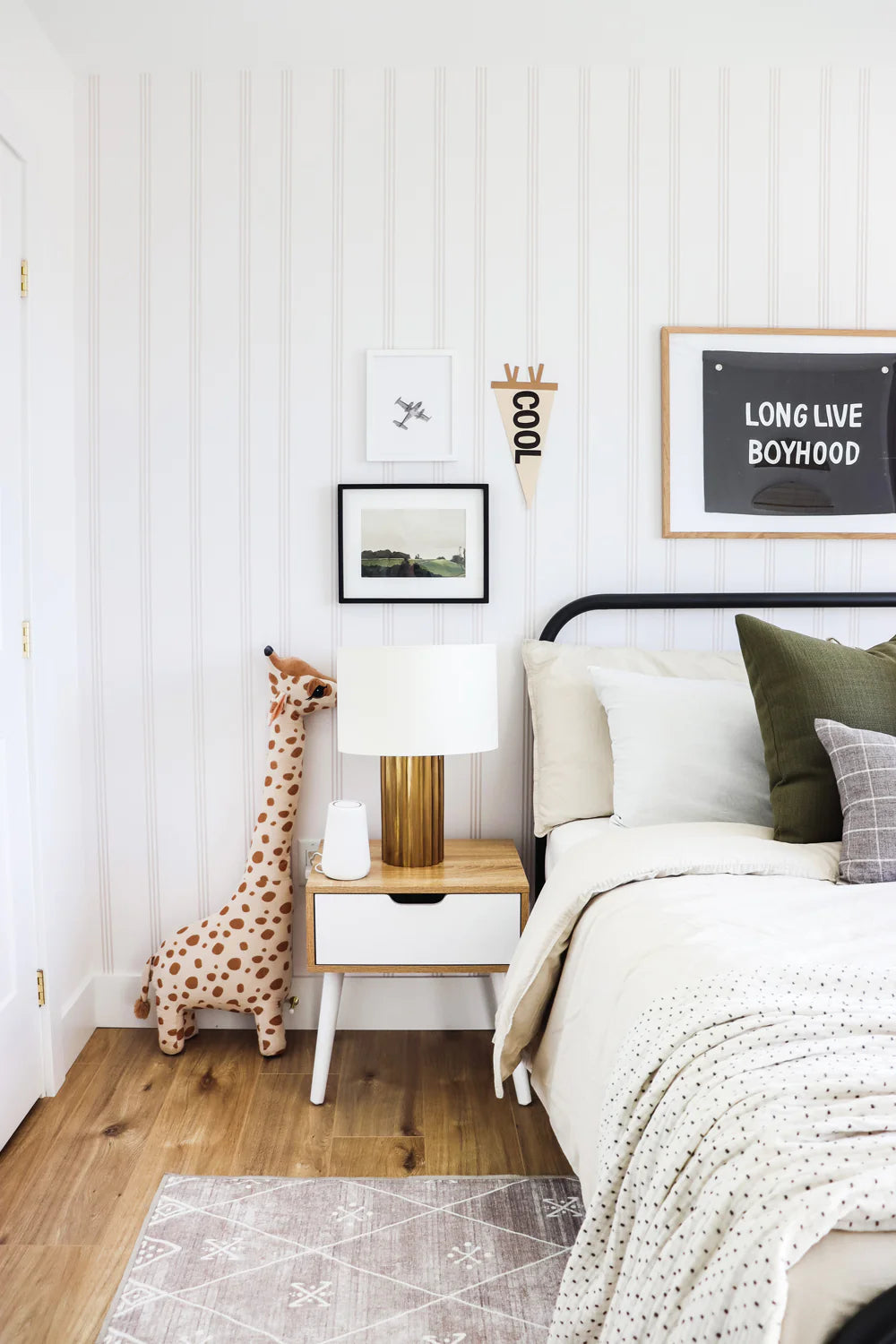 Minimal Stripes Removable Wallpaper Bedroom Interior