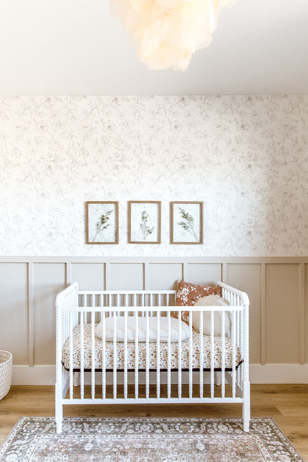 Peel and stick wallpaper designs for nurseries