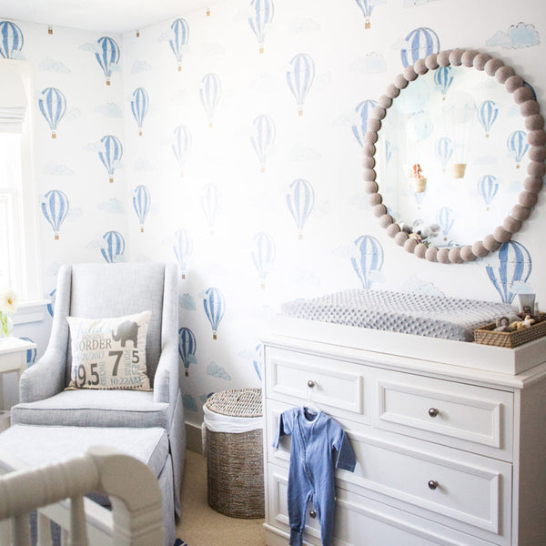 Wallpaper with blue air balloons by Livettes