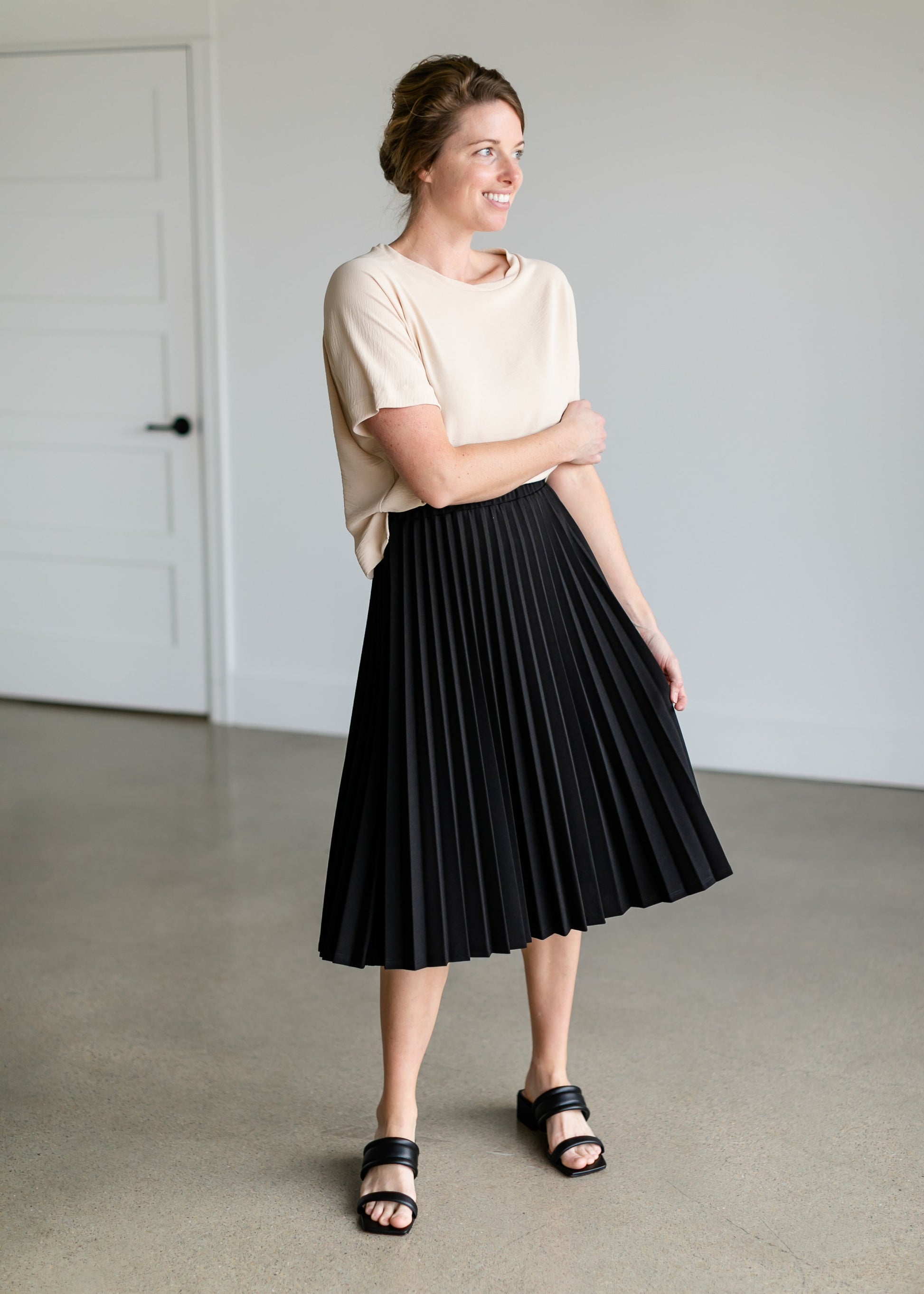 Pleated A-line Black Midi Skirt - FINAL SALE – Inherit Co.