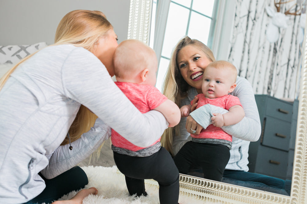 Does Your Baby Love to Look at Herself in the Mirror? Mirror Time Migh – Yogababy Clothing