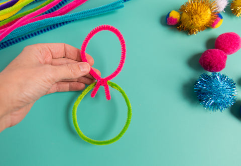 Rainbow Loom Pipe Cleaner Pom Poms - Make and Takes