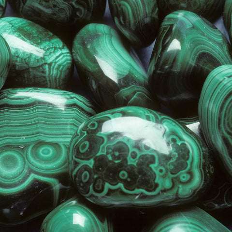 Malachite stones traditionally used in cosmetics throughout history