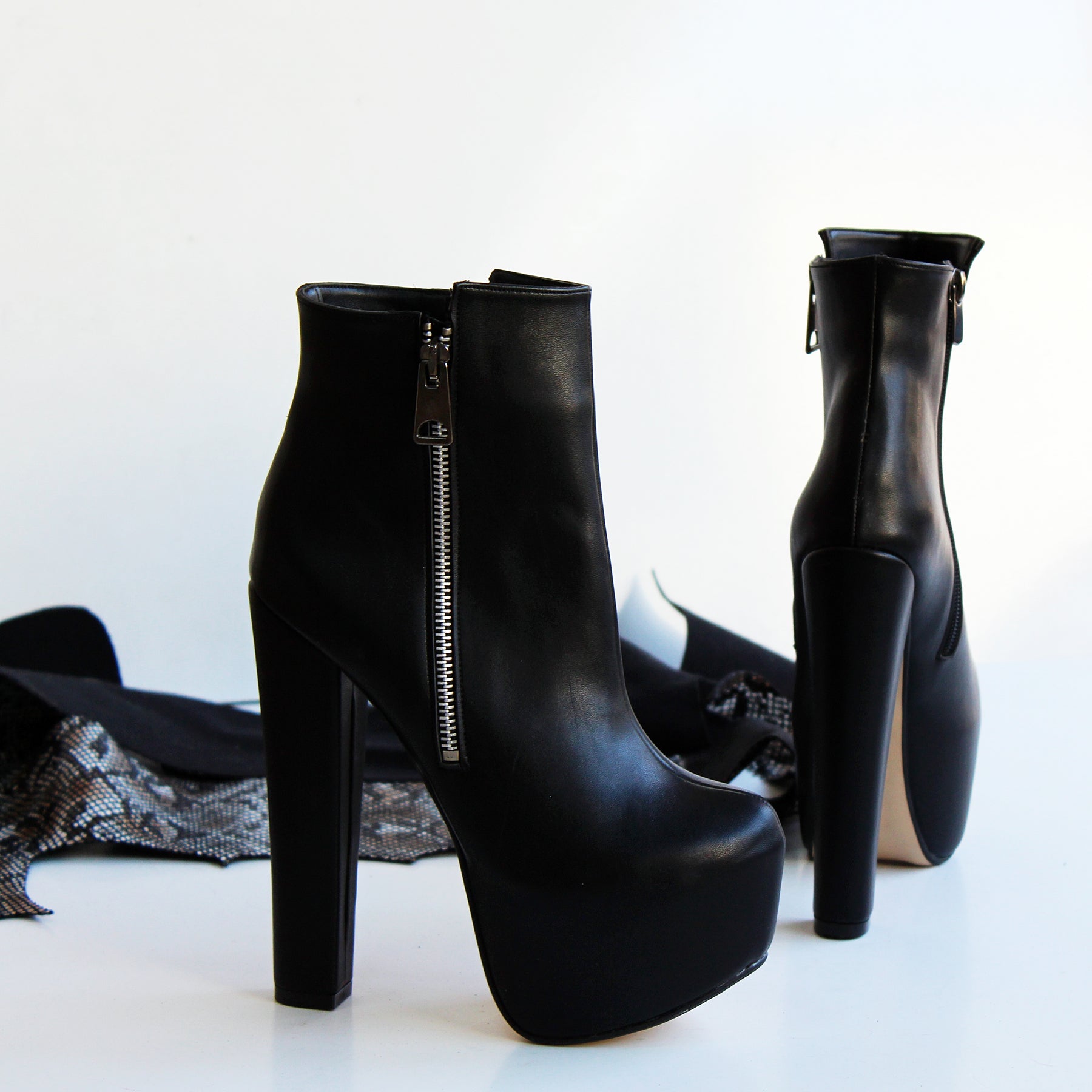 Black Zipper Detail PLatform Ankle Boots | Tajna Club