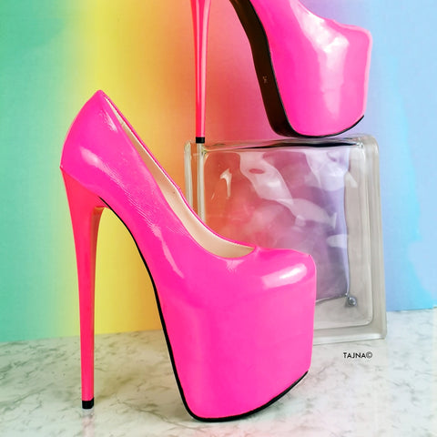 neon pink pumps