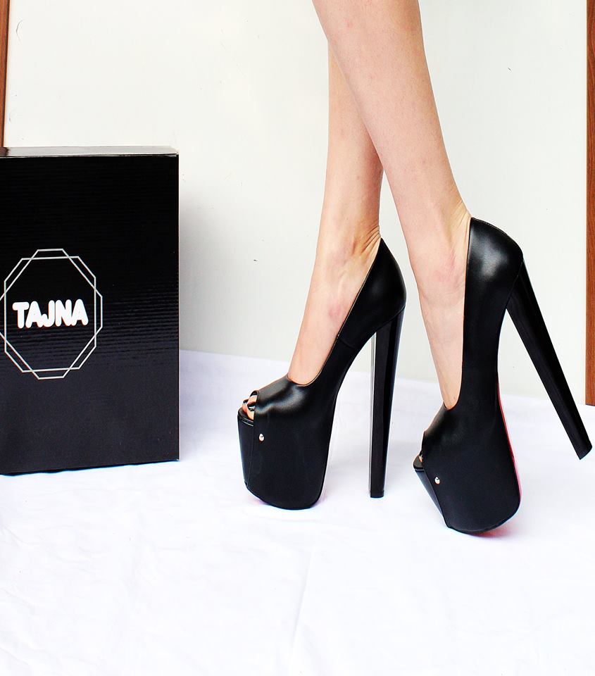 black peep toe chunky heels