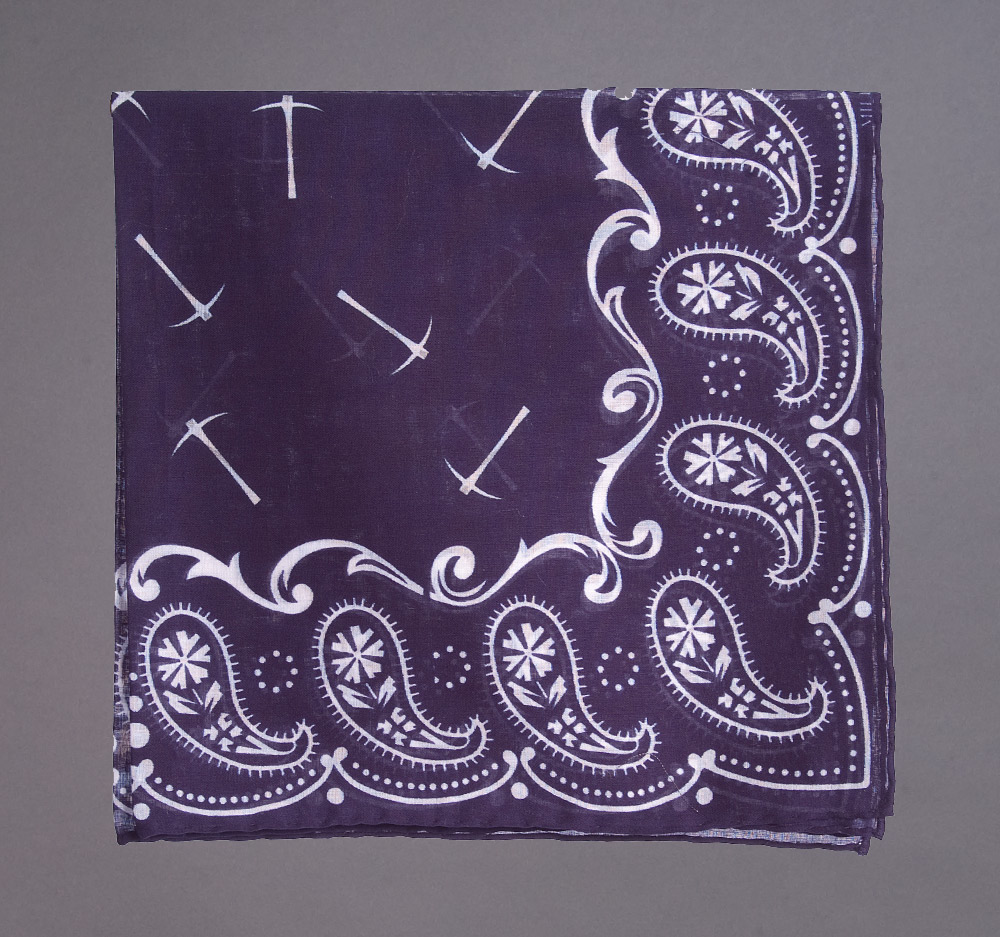 Bandana Print Pocketsquare, Navy