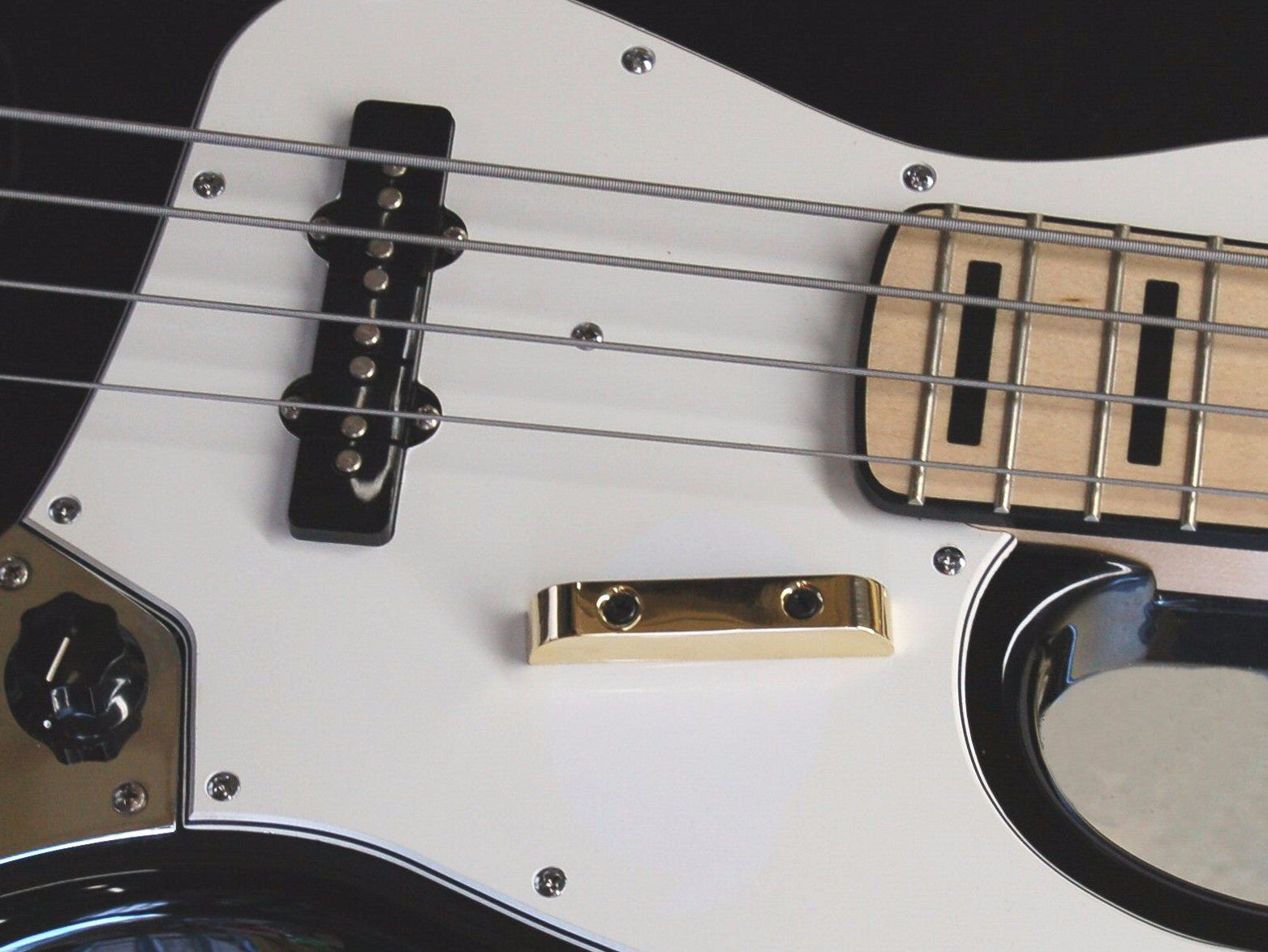 fender jazz bass with thumb rest