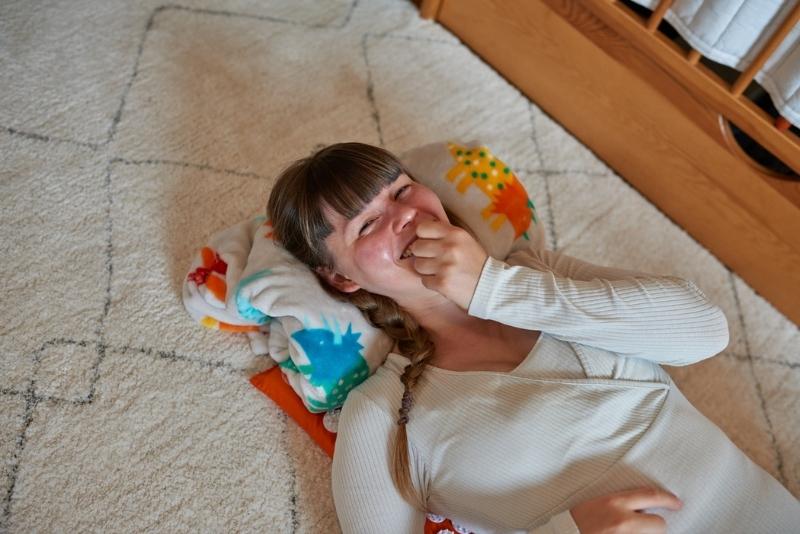 Support your neck nice and comfortably when lying on the mat - it should be fun and not uncomfortable, this is the best way to relax and get the milk flowing well.