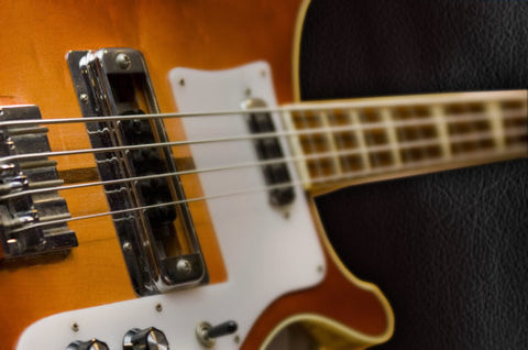 how to add sustain to scarbee rickenbacker bass
