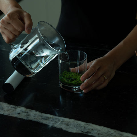 Loclaire pouring matcha