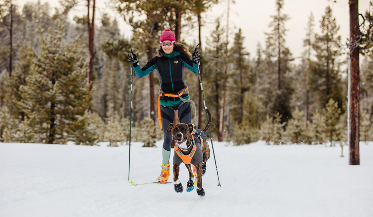 Kelly and Juniper Skiing together