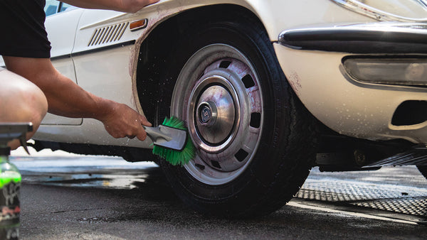 Deluxe Spoke & Crevice Brush for wheels