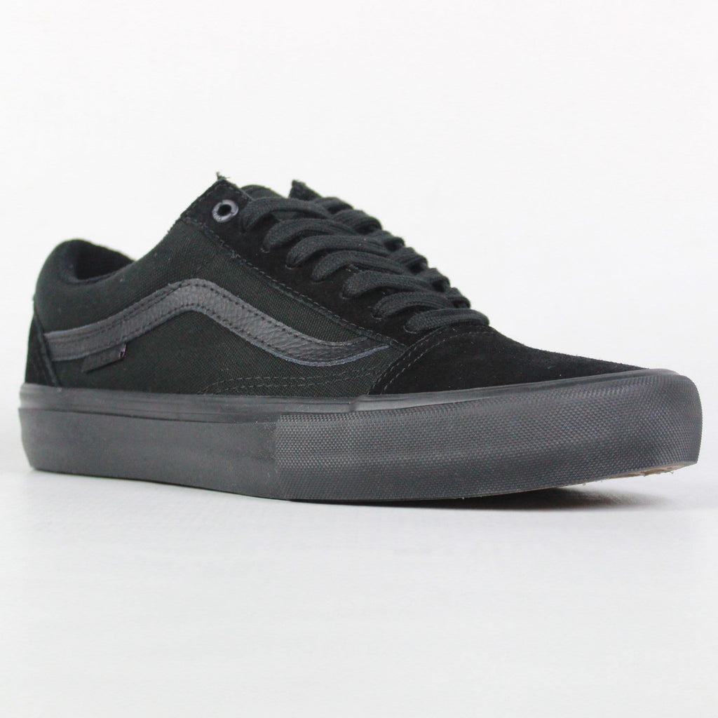 vans old skool pro shoes blackout