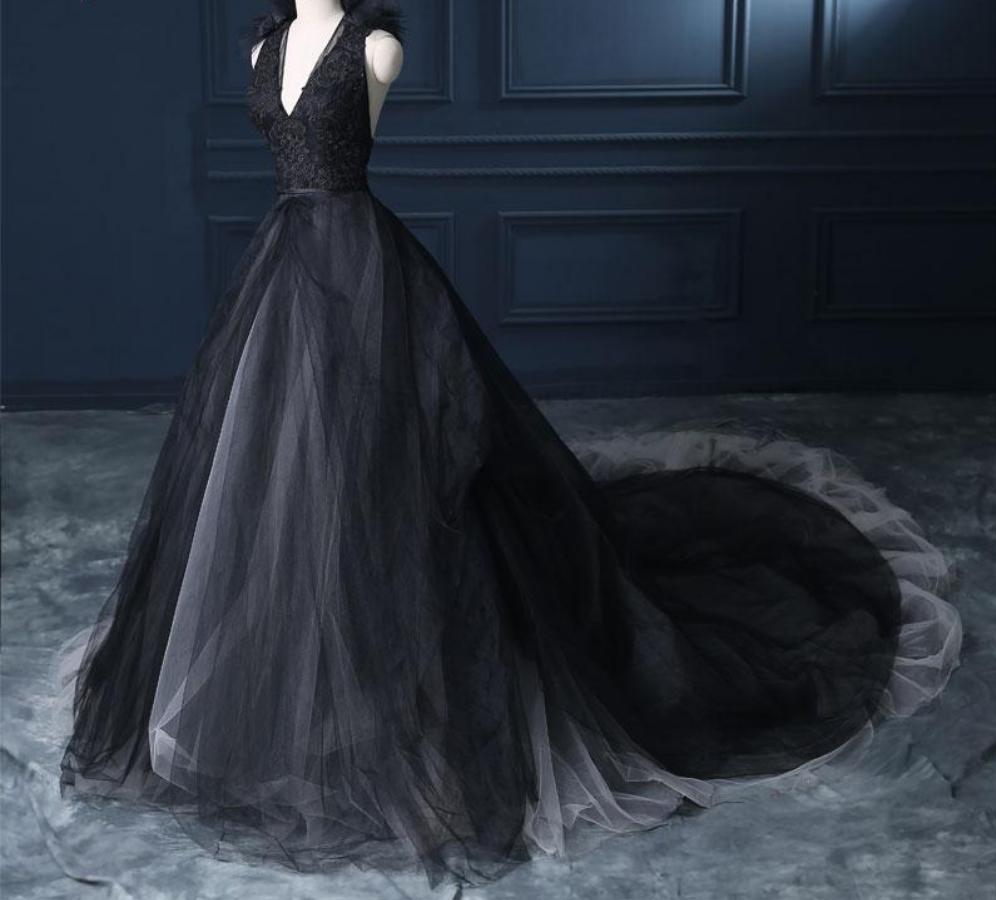 Black Halter Ball Gown Wedding Dress Vintage gothic Wedding Gowns ...