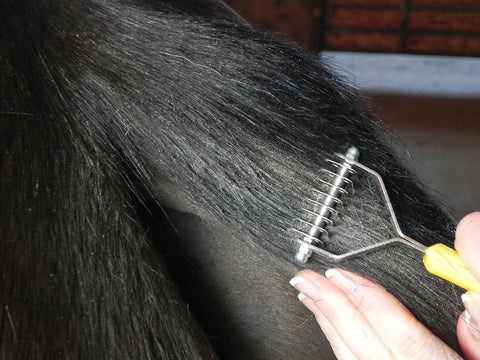 Smart Tails - horse tail tidy