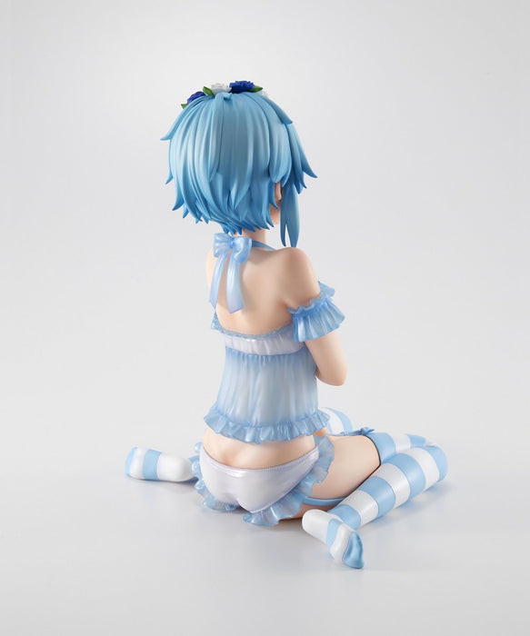 sinon swimsuit figure