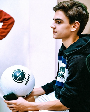 Julien freestyle football Speenball Concentration