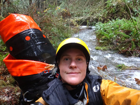 Nicole carrying her raft in the Flex PR