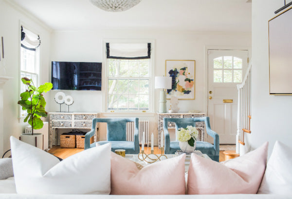 interior designer Shannon Claire Smith | living room with blue velvet chairs and pink pillows | Designer Spotlight Series: Arianna Belle Blog