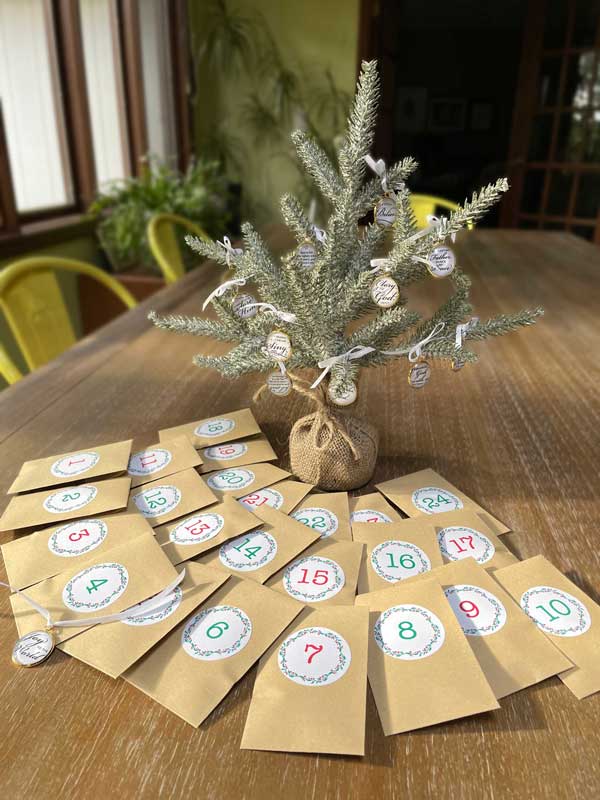 Miniature Christmas tree Advent envelopes