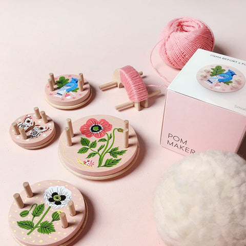 Button Pom Maker