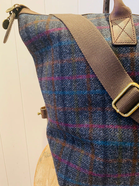Yorkshire Tweed, Multi Check, Holdall Bag. – Exquisite Wool Blankets