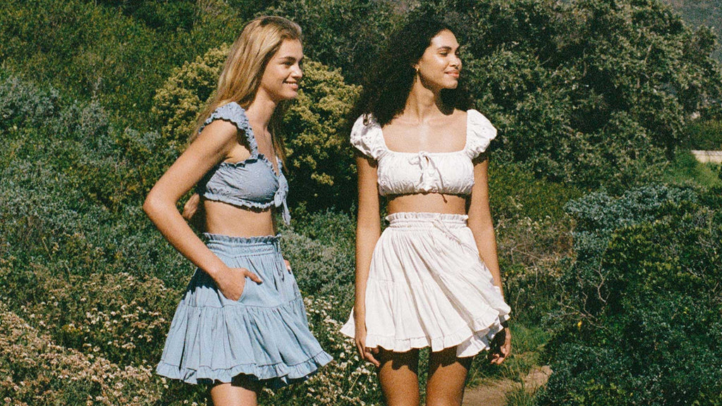 two-girls-wearing-skirts-from-bleu-blanc-collection