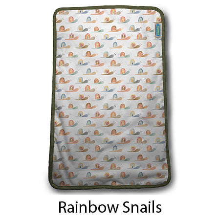 Thirsties Changing Pad Rainbow Snails