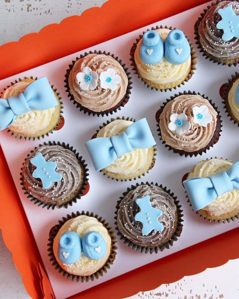 baby shower cupcakes