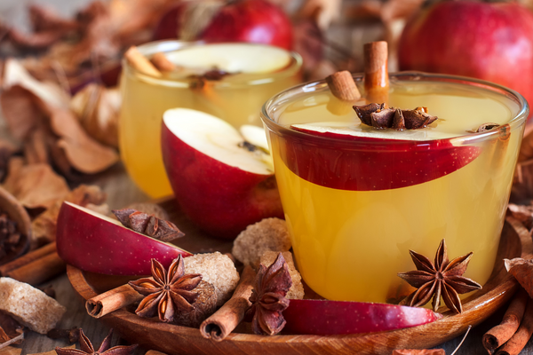 chai spiced cider mocktail recipe, non-alcoholic cider with apples and cinnamon
