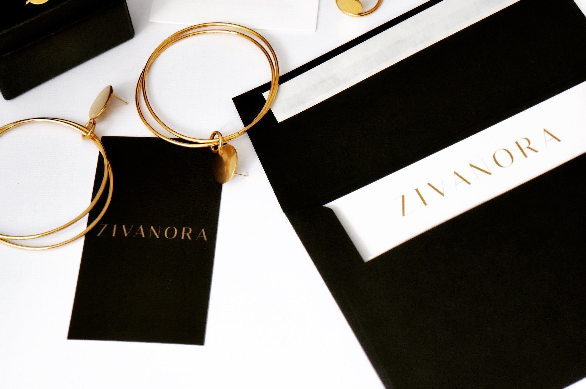 zivanora essence hoop earrings