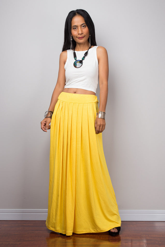 Yellow maxi skirt. Long yellow pleated skirt with pockets by Nuichan