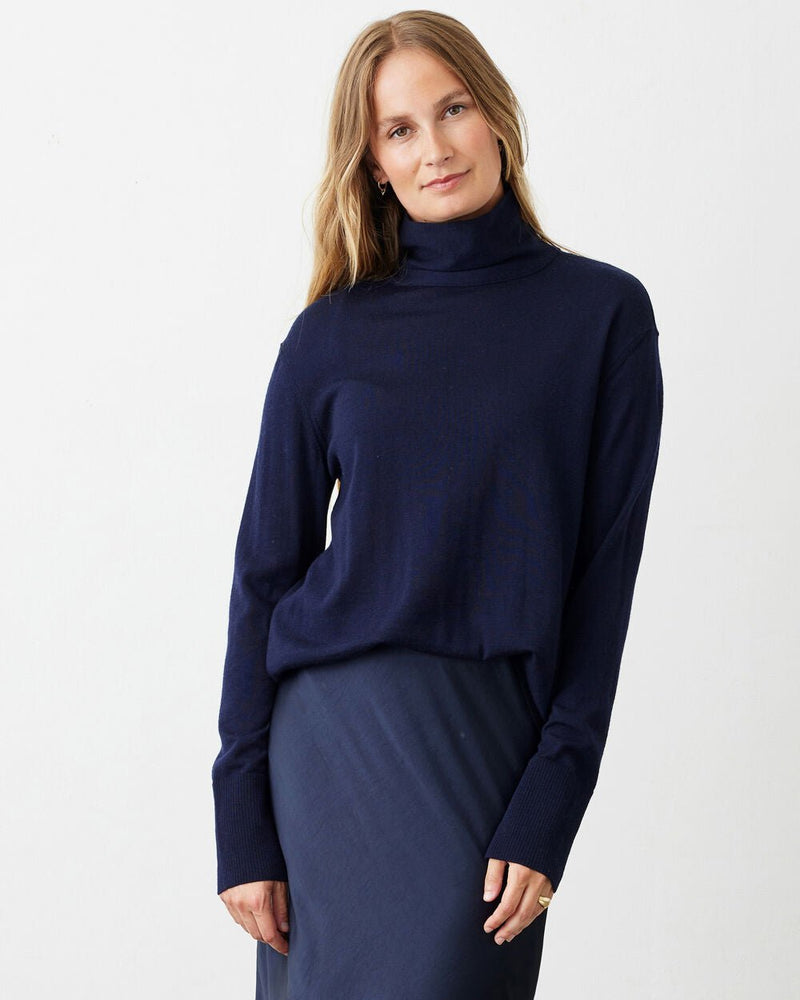 YANG LI Jersey Turtleneck 17AW www.karlapineda.com.sv