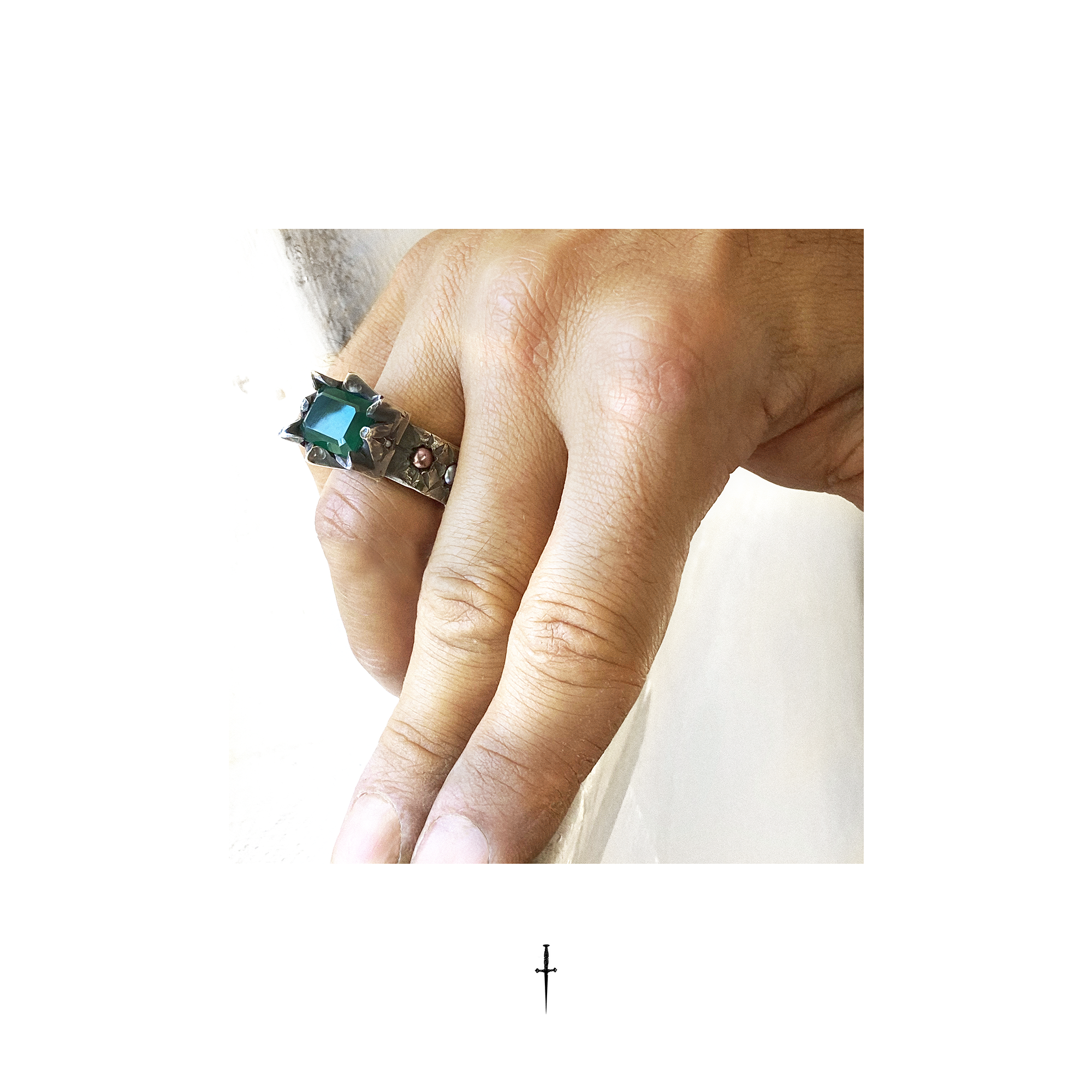 JEWEL GREEN CHRYSOPRASE KING RING DELUXE