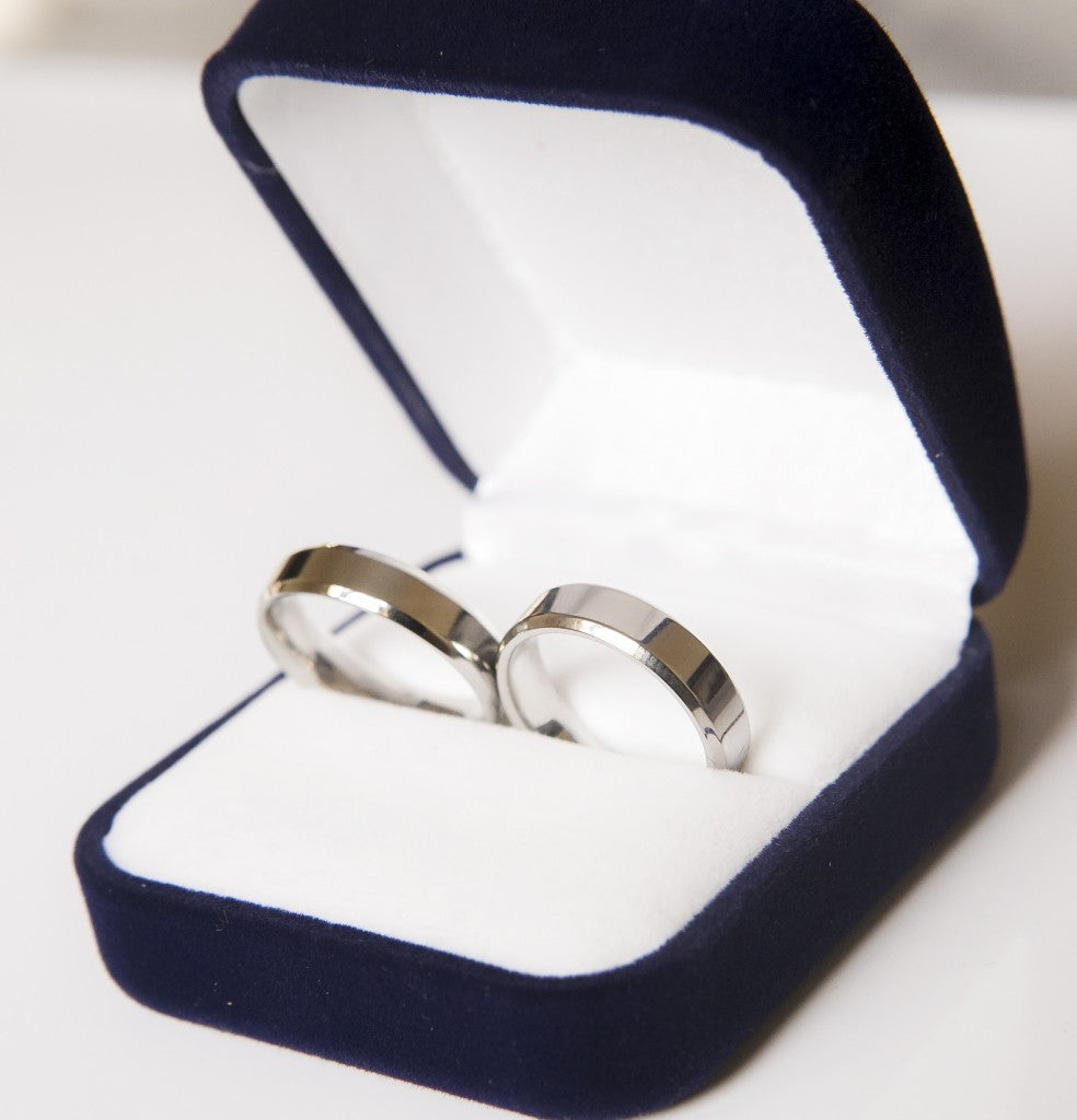 Doctor Who Titanium Blue Silver Gold Couple Rings (Price for a Pair) - Love  Rings