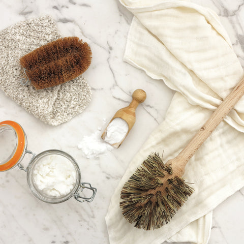 Natural Cleaning with Baking Soda DIY