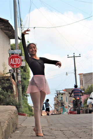 Ximena de León © Christine Tjahjadi-Lopez of Transformación Ballet