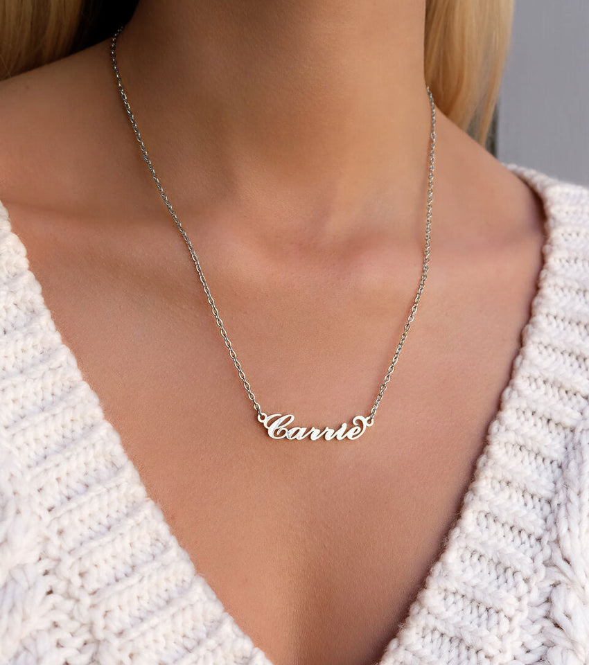 silver chain with name pendant